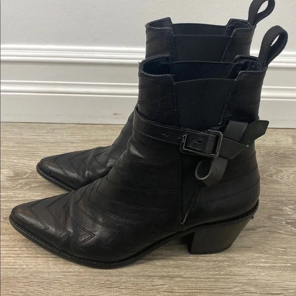 Zadig et Voltaire Black Leather Ankle Boots with belt - Picture 14 of 14